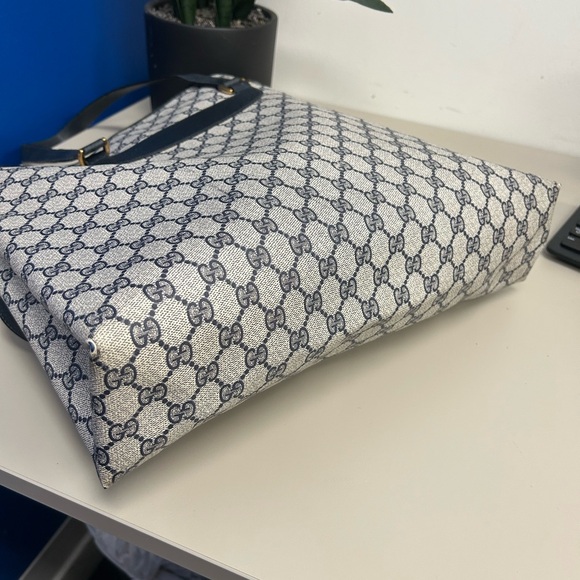 Gucci Monogram Black and Cream Tote Bag - Picture 7 of 7